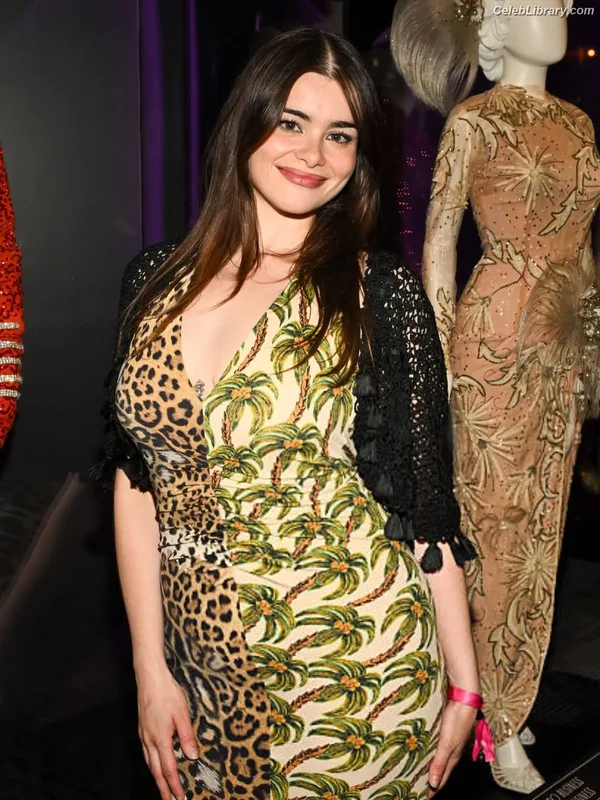 Barbie Ferreira photo 4 of 268