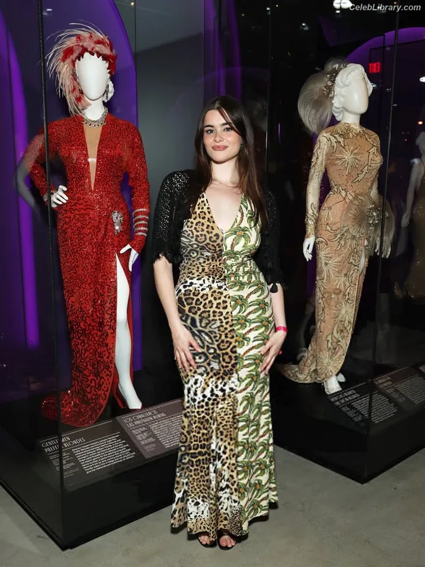 Barbie Ferreira photo 5 of 268