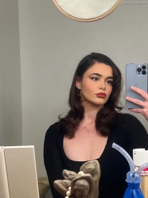Barbie Ferreira photo 6 of 268