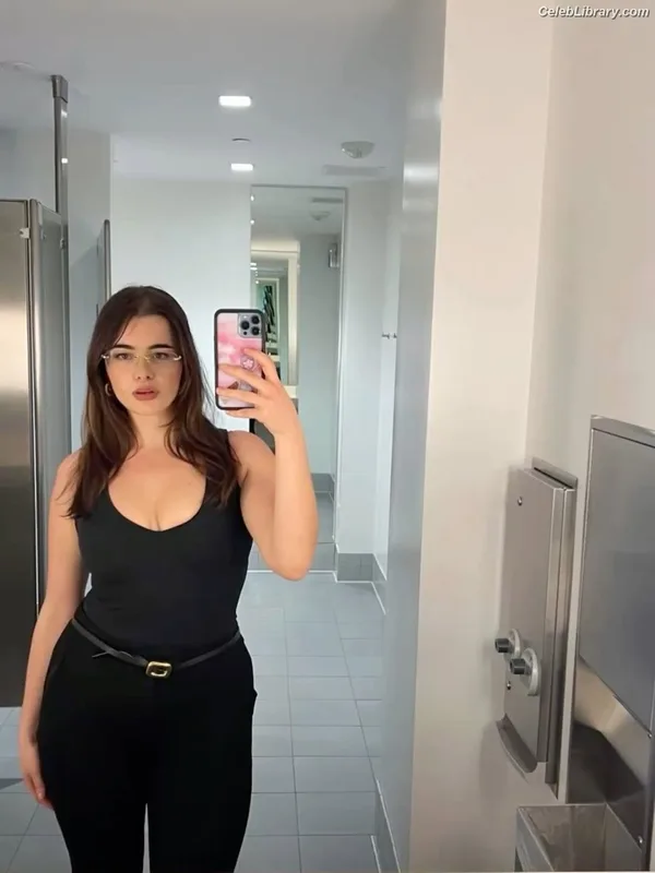 Barbie Ferreira photo 8 of 268