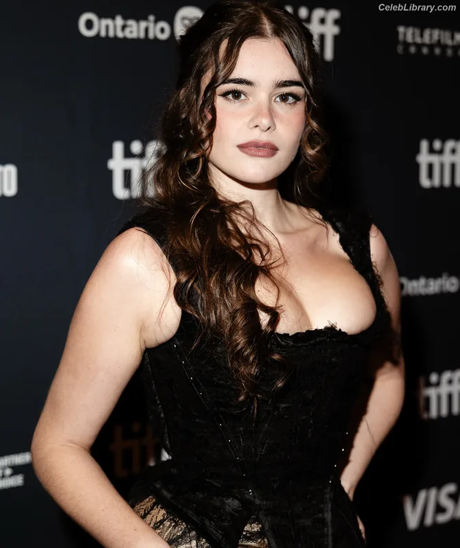 Barbie Ferreira photo 11 of 268