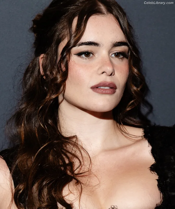 Barbie Ferreira photo 13 of 268