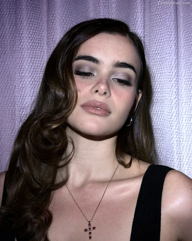 Barbie Ferreira photo 19 of 268