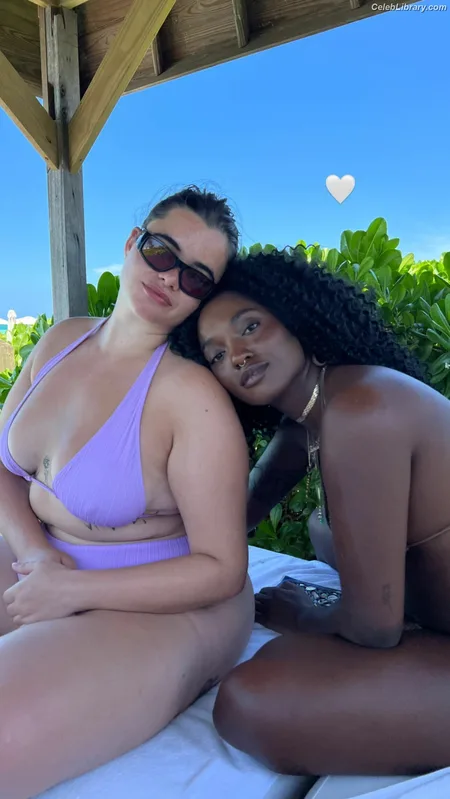 Barbie Ferreira photo 20 of 268