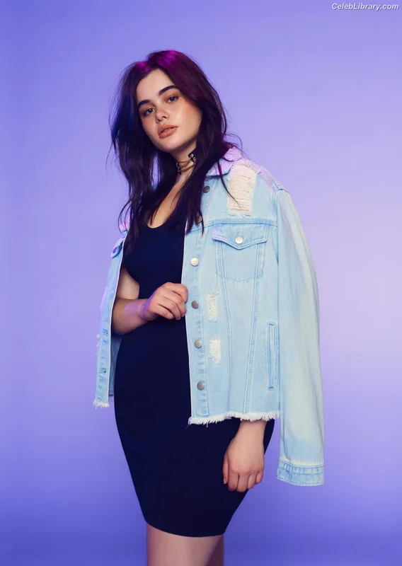 Barbie Ferreira photo 3 of 268
