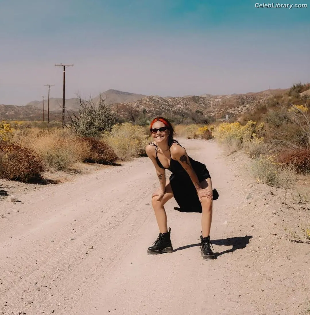 Bea Miller photo 24 of 339