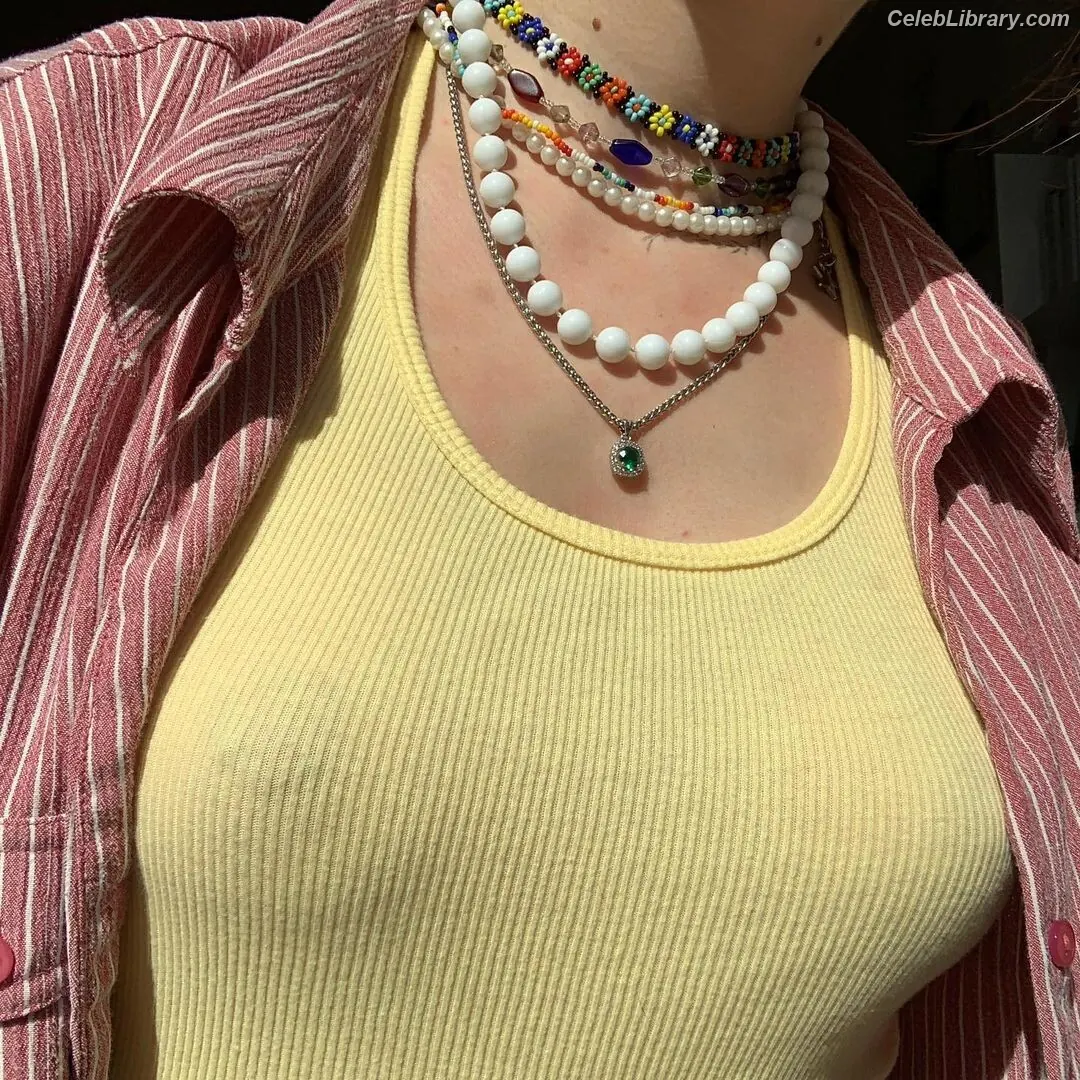 Bea Miller photo 12 of 339