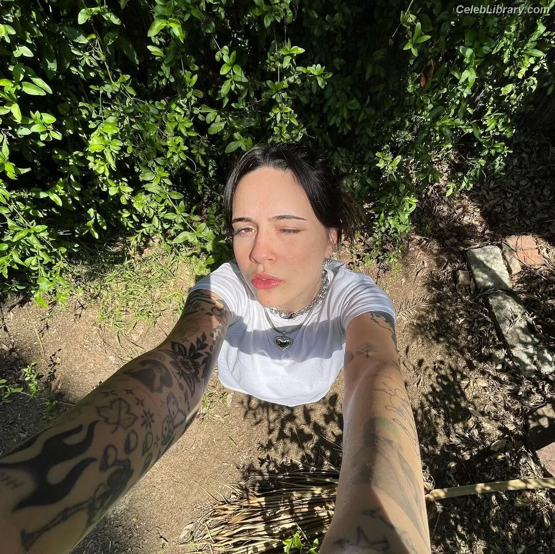 Bea Miller photo 17 of 339