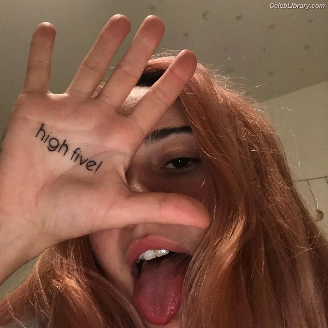 Bea Miller photo 10 of 339