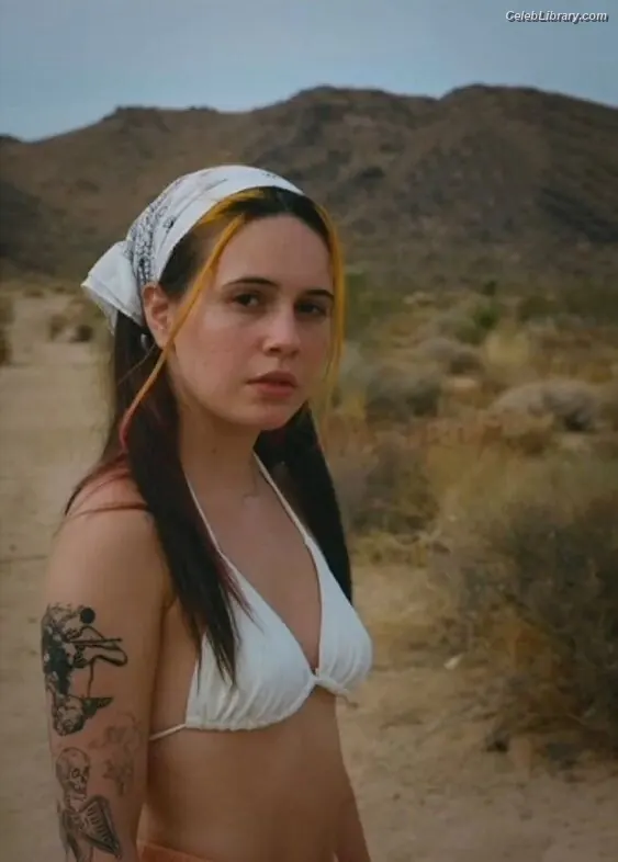 Bea Miller photo 9 of 339