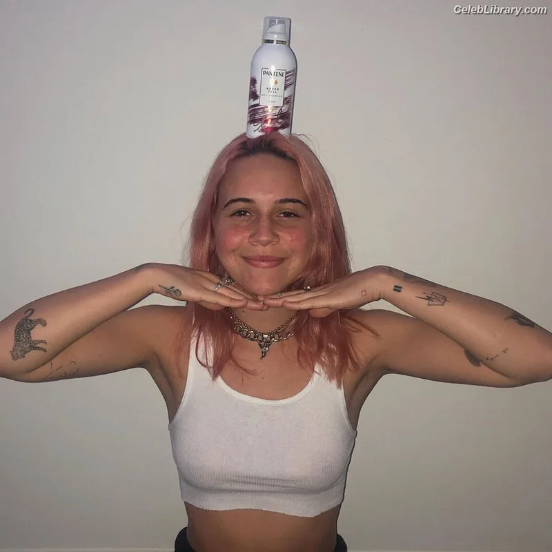 Bea Miller photo 5 of 340