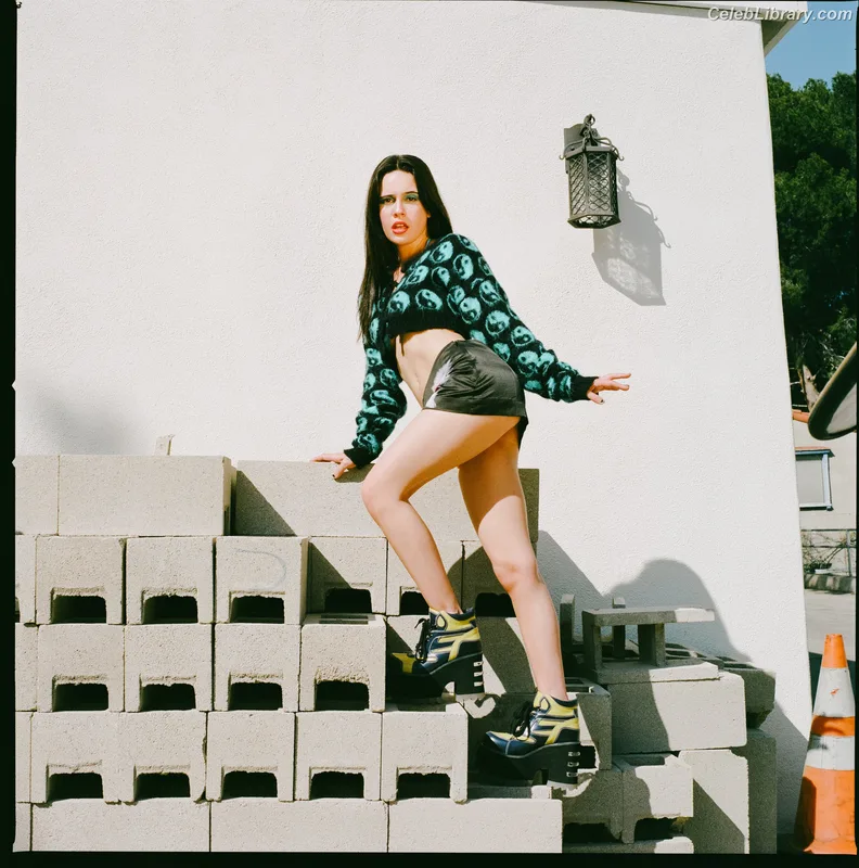 Bea Miller photo 6 of 340