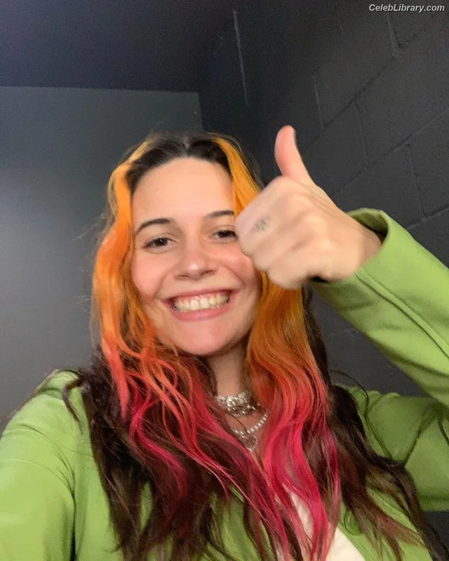 Bea Miller photo 15 of 340