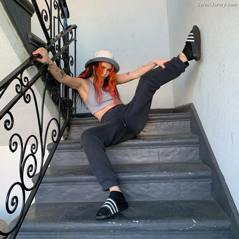 Bea Miller photo 8 of 340