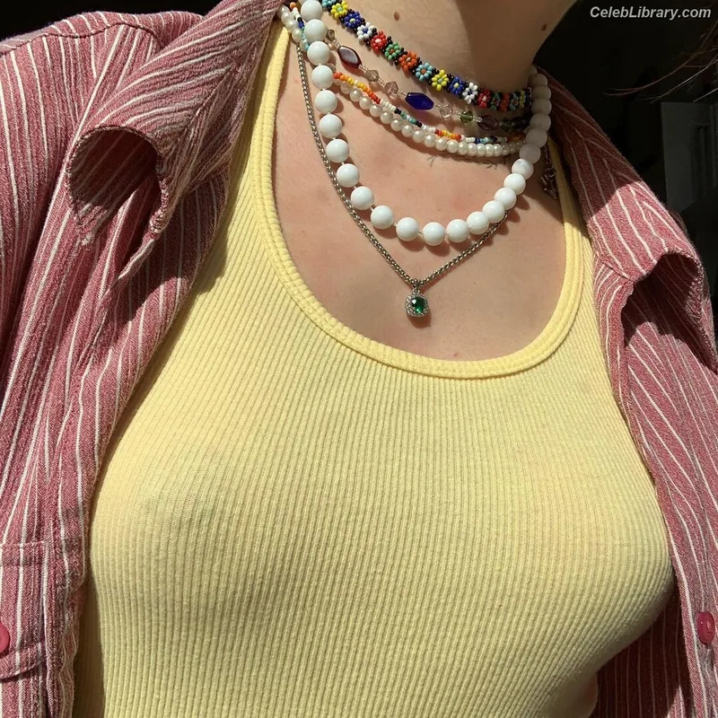 Bea Miller photo 12 of 340