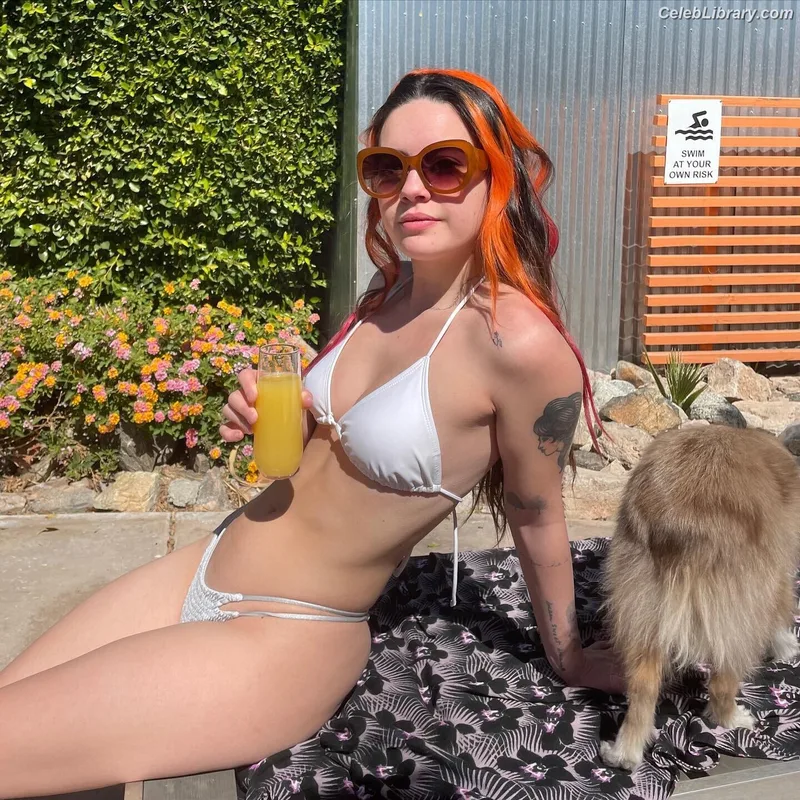 Bea Miller photo 14 of 340