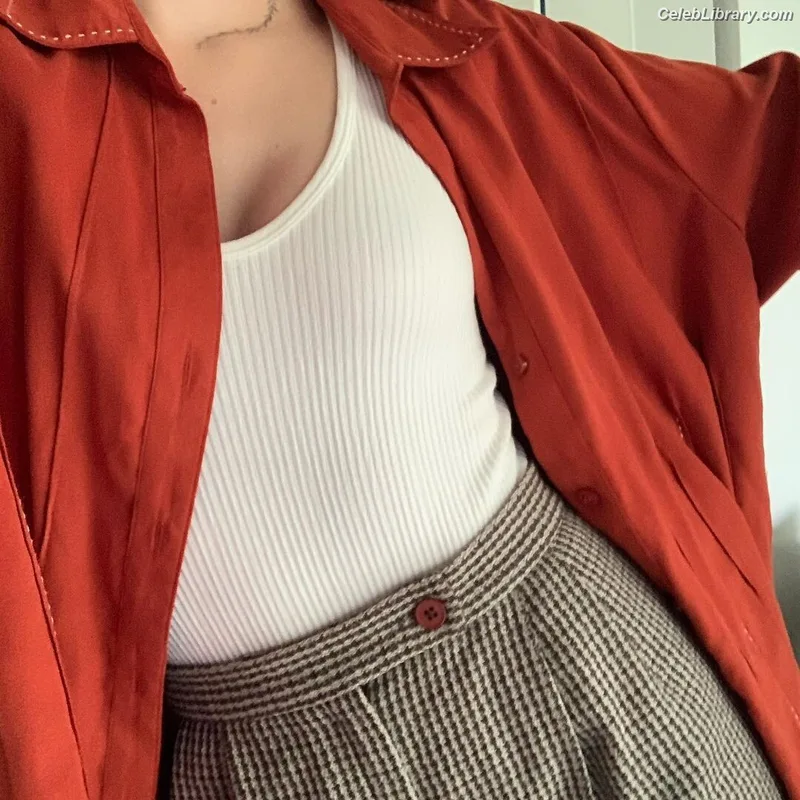 Bea Miller photo 18 of 340