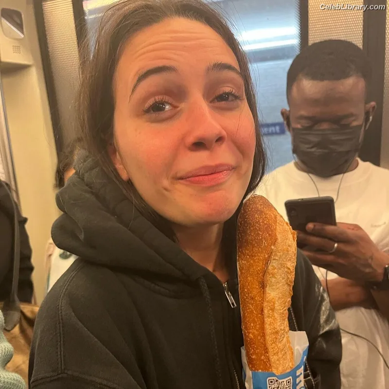 Bea Miller photo 13 of 340