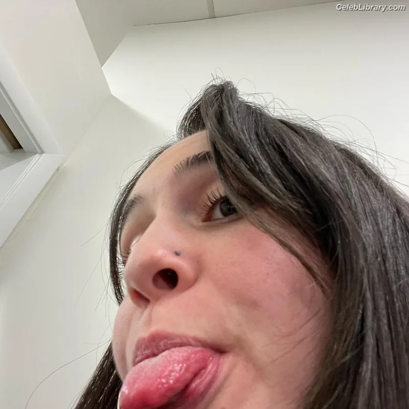 Bea Miller photo 2 of 340