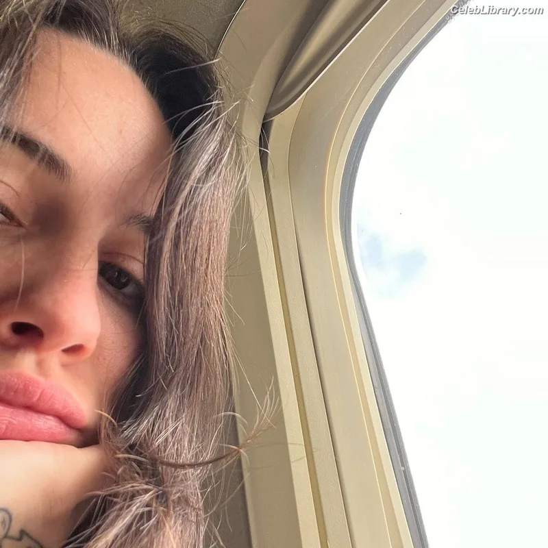 Bea Miller photo 14 of 340