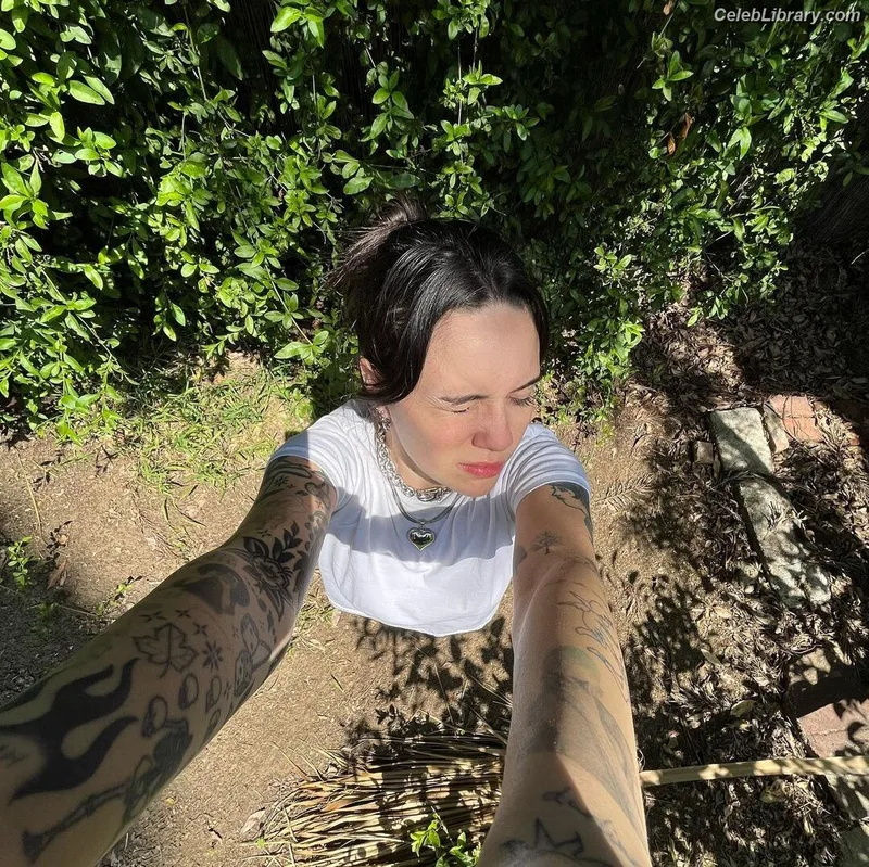 Bea Miller photo 15 of 340