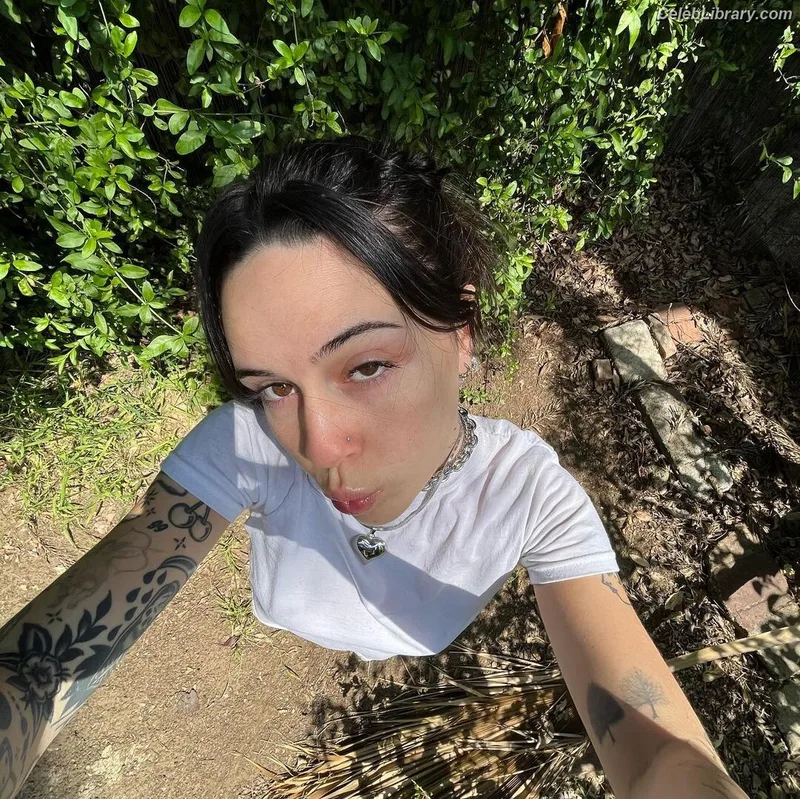 Bea Miller photo 19 of 340