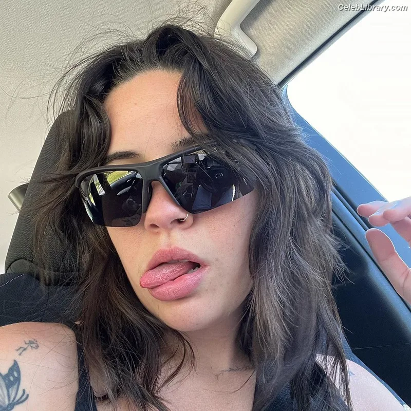 Bea Miller photo 1 of 340