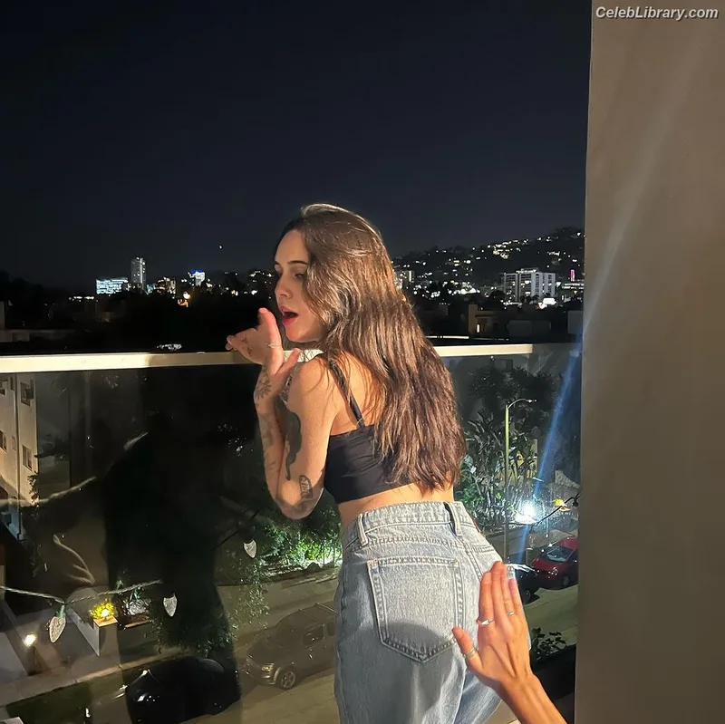 Bea Miller photo 6 of 340