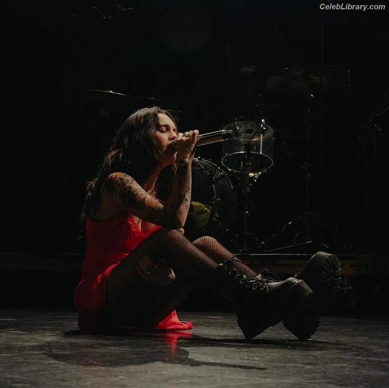 Bea Miller photo 18 of 340