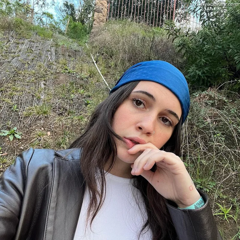 Bea Miller photo 4 of 340