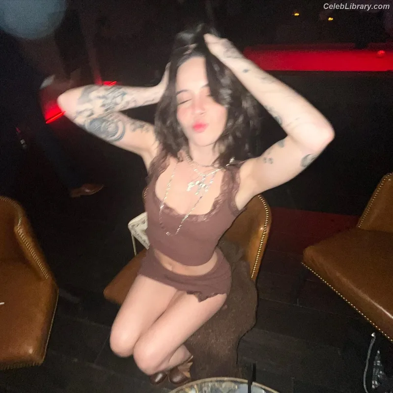 Bea Miller photo 11 of 340