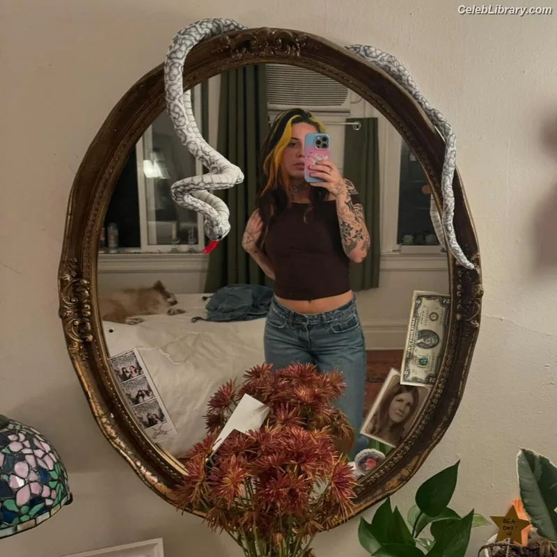 Bea Miller photo 7 of 340