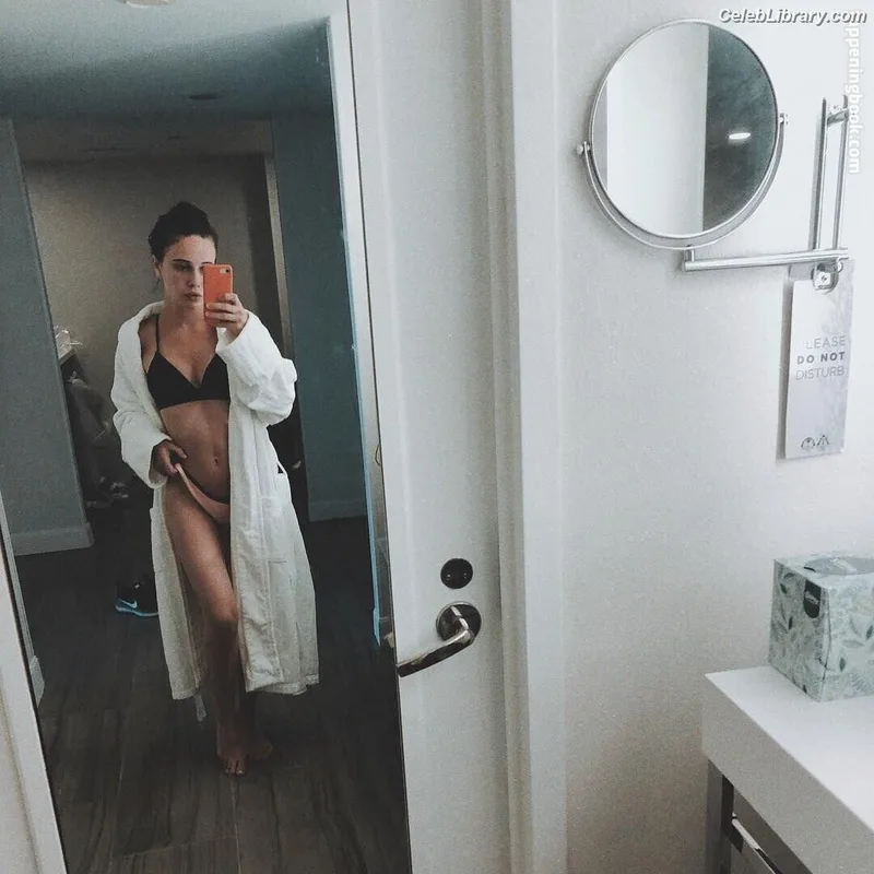 Bea Miller photo 14 of 340