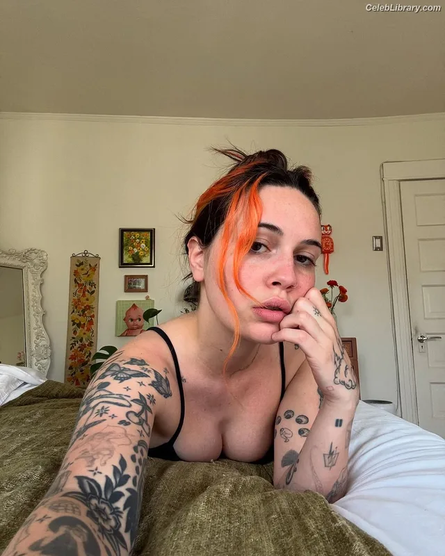 Bea Miller photo 15 of 340