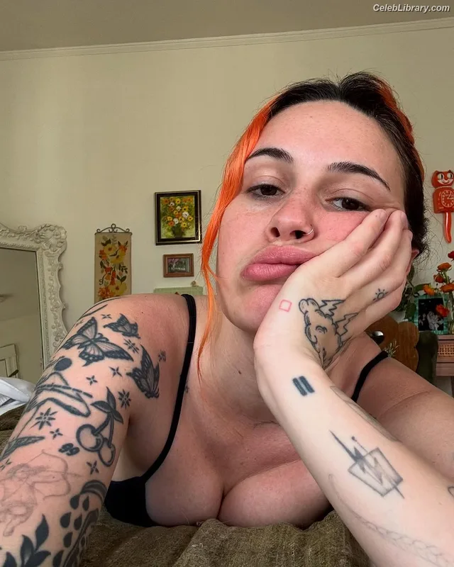 Bea Miller photo 18 of 340