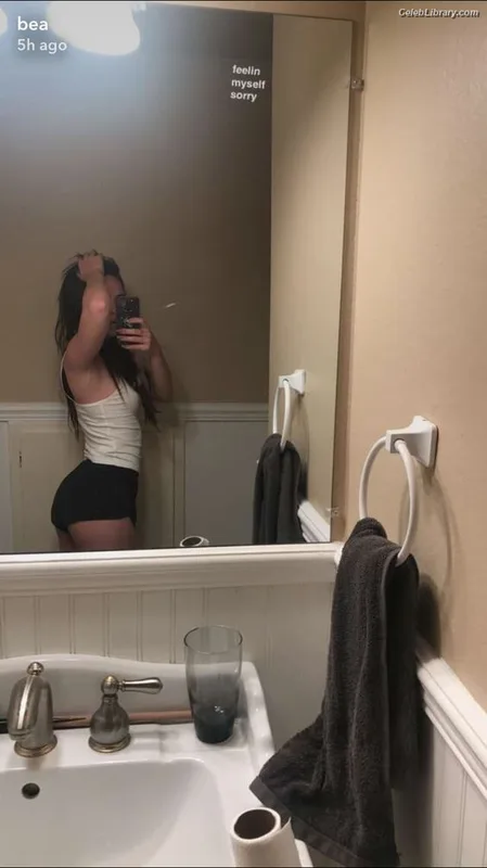 Bea Miller photo 2 of 340
