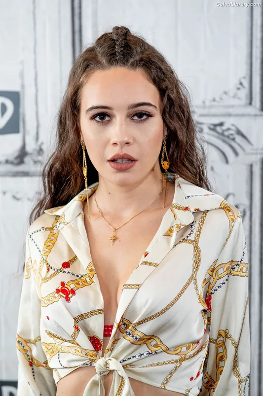 Bea Miller photo 11 of 340