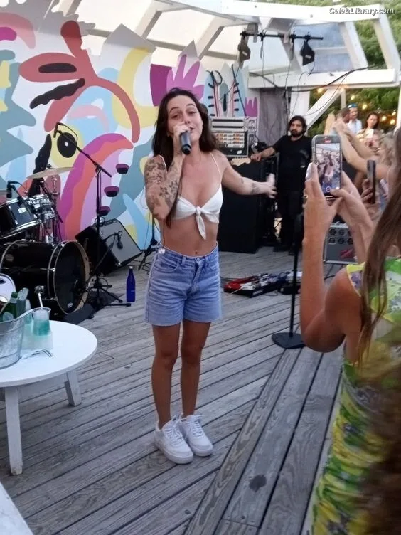 Bea Miller photo 7 of 340