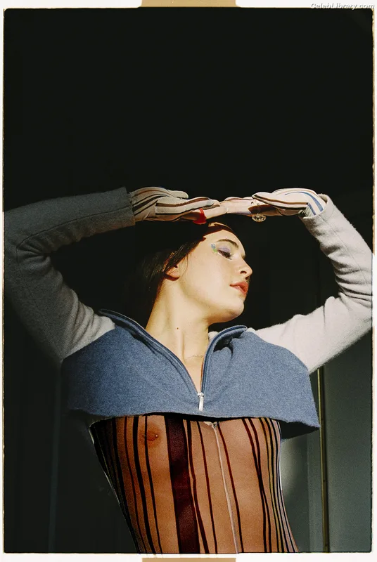 Bea Miller photo 19 of 340