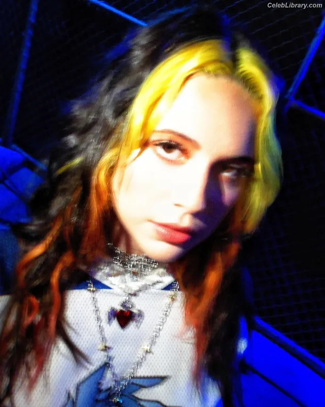 Bea Miller photo 2 of 340
