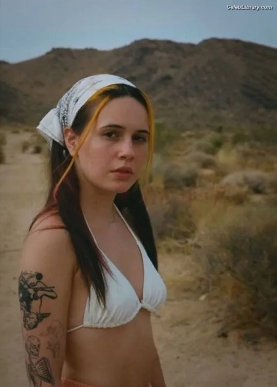 Bea Miller photo 9 of 340