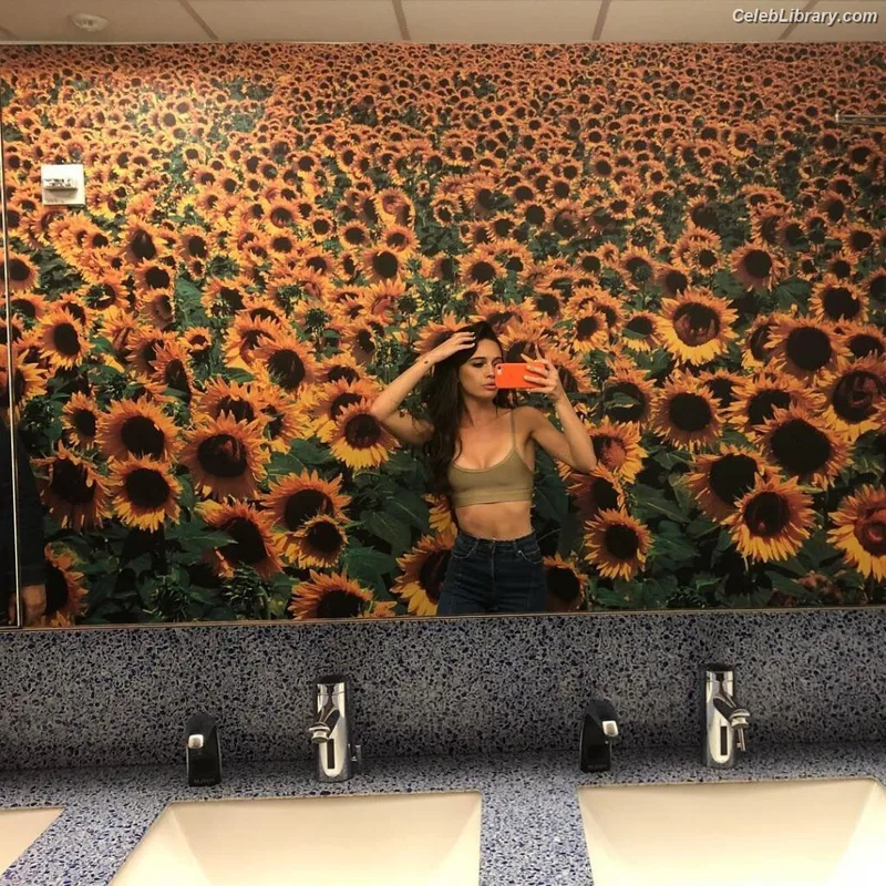 Bea Miller photo 14 of 340