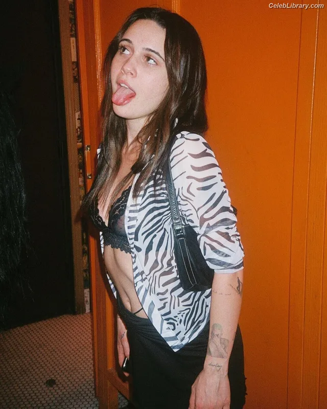 Bea Miller photo 22 of 340