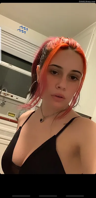 Bea Miller photo 7 of 340