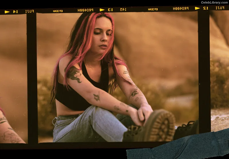 Bea Miller photo 13 of 340
