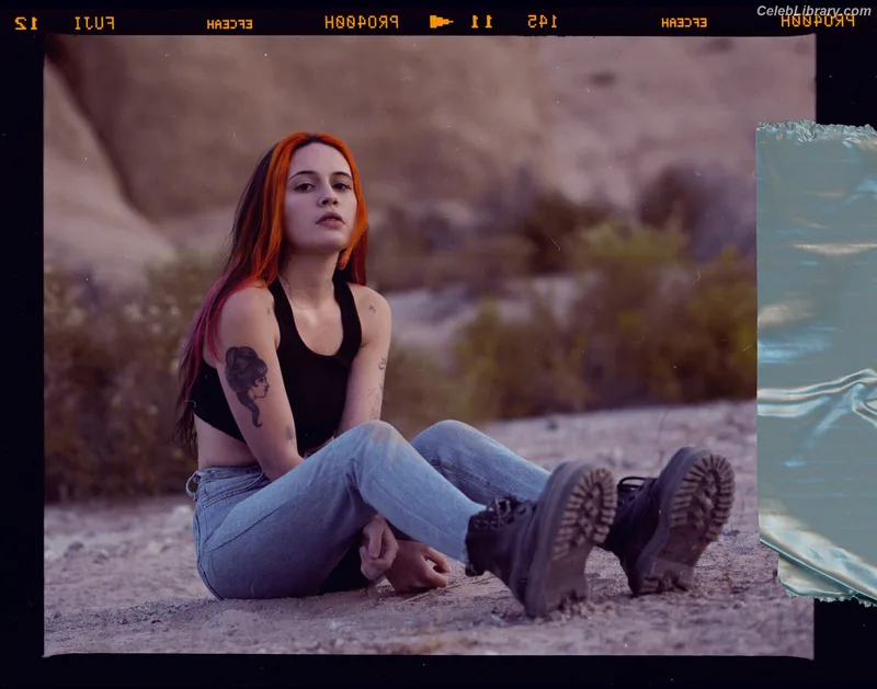 Bea Miller photo 15 of 340