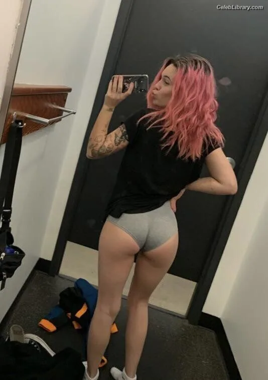 Bea Miller photo 2 of 340