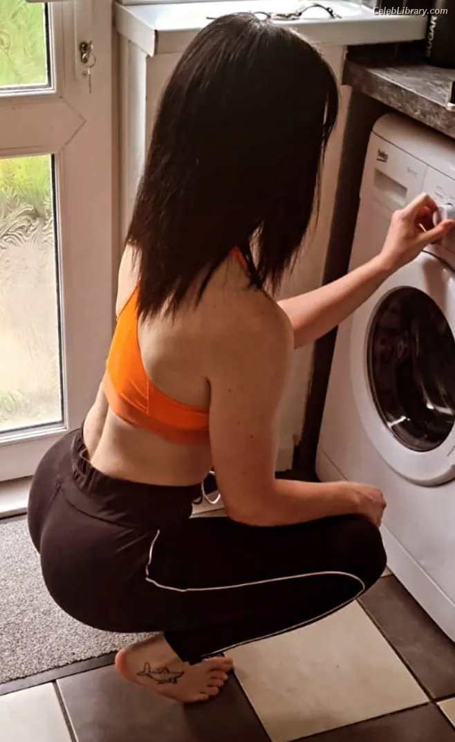 Bea Priestley photo 7 of 1039