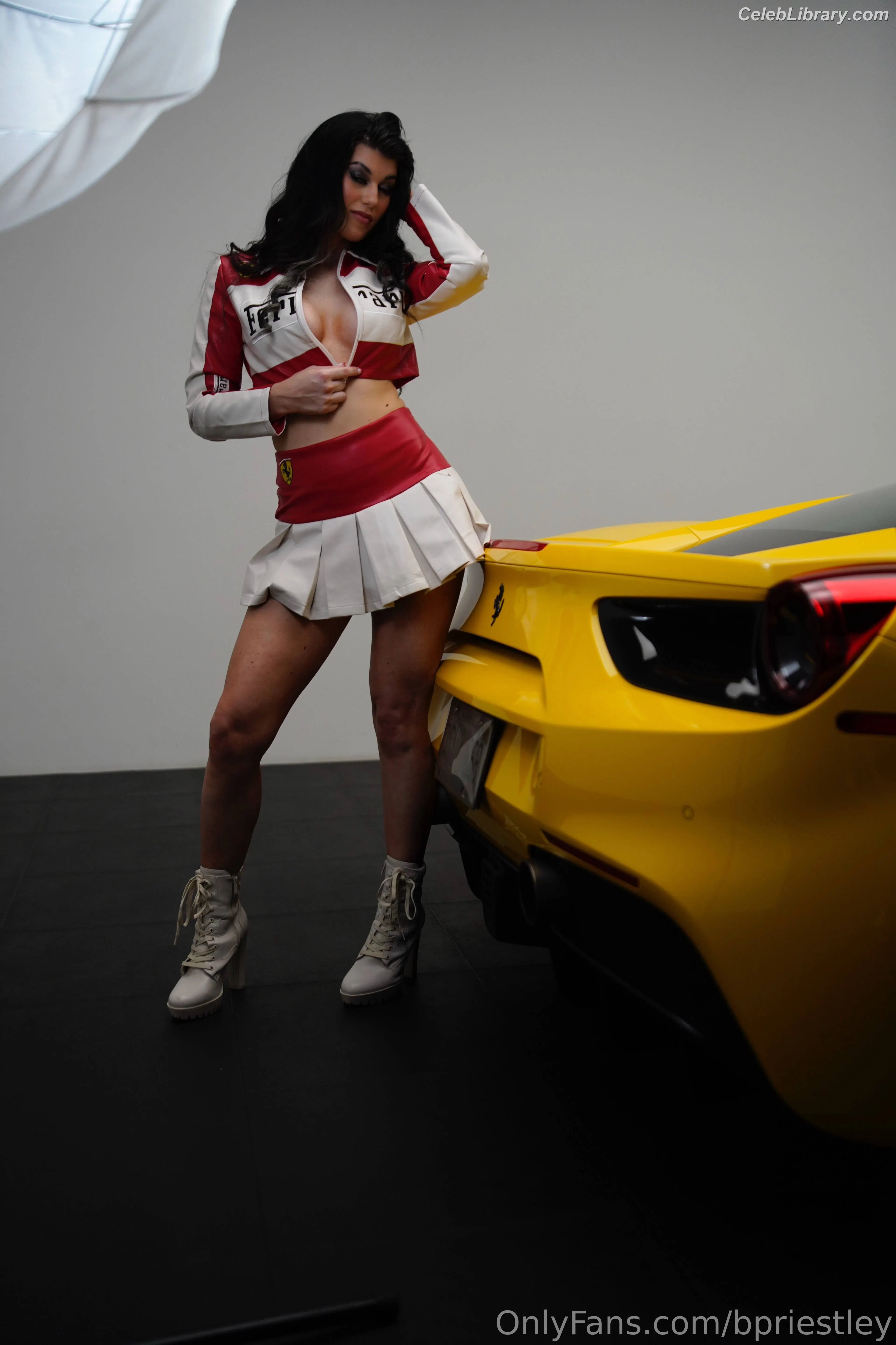 Bea Priestley photo 17 of 1039