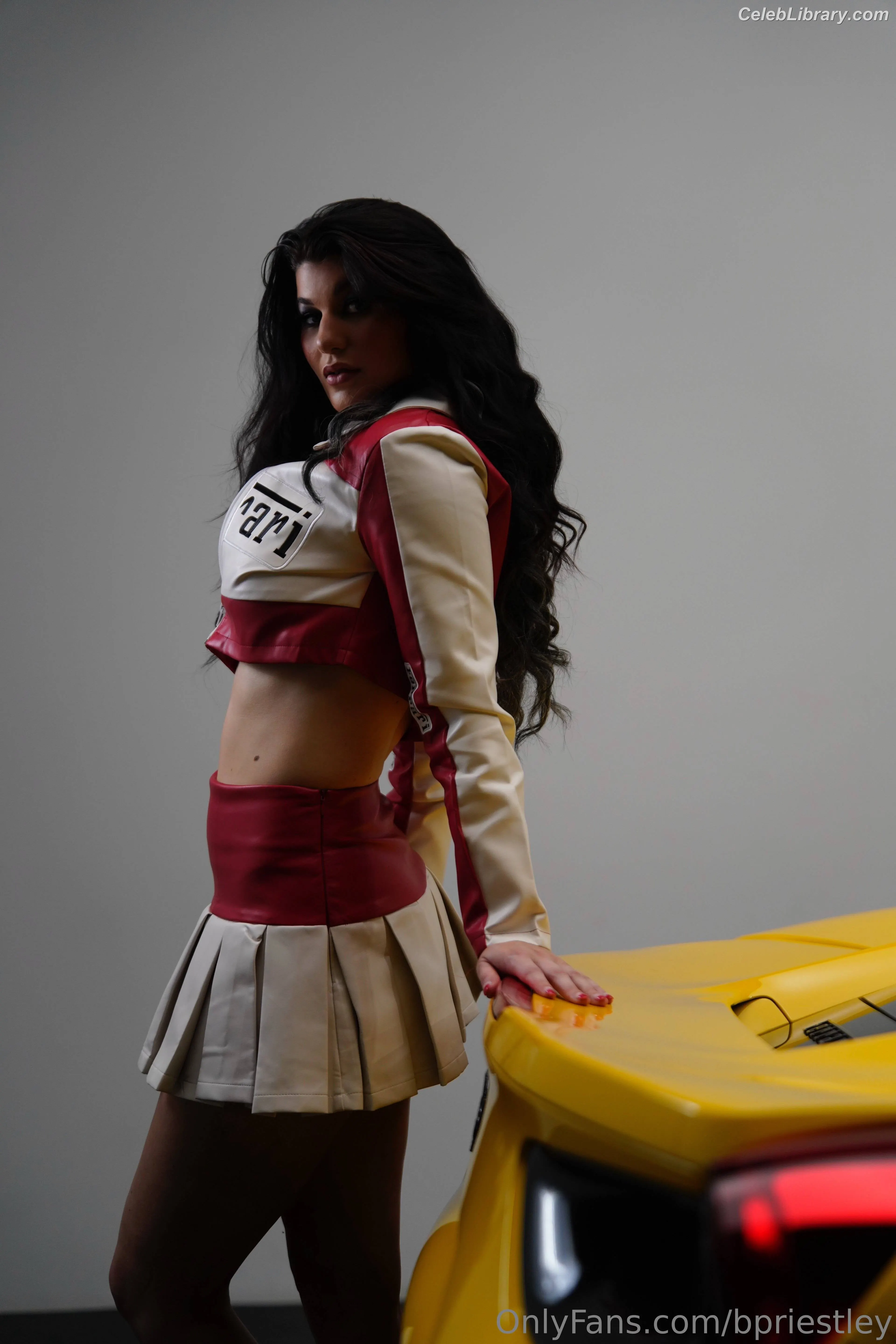 Bea Priestley photo 21 of 1039